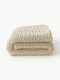 Handgemaakte grof gebreide deken Adyna^Westwing Collection Sale