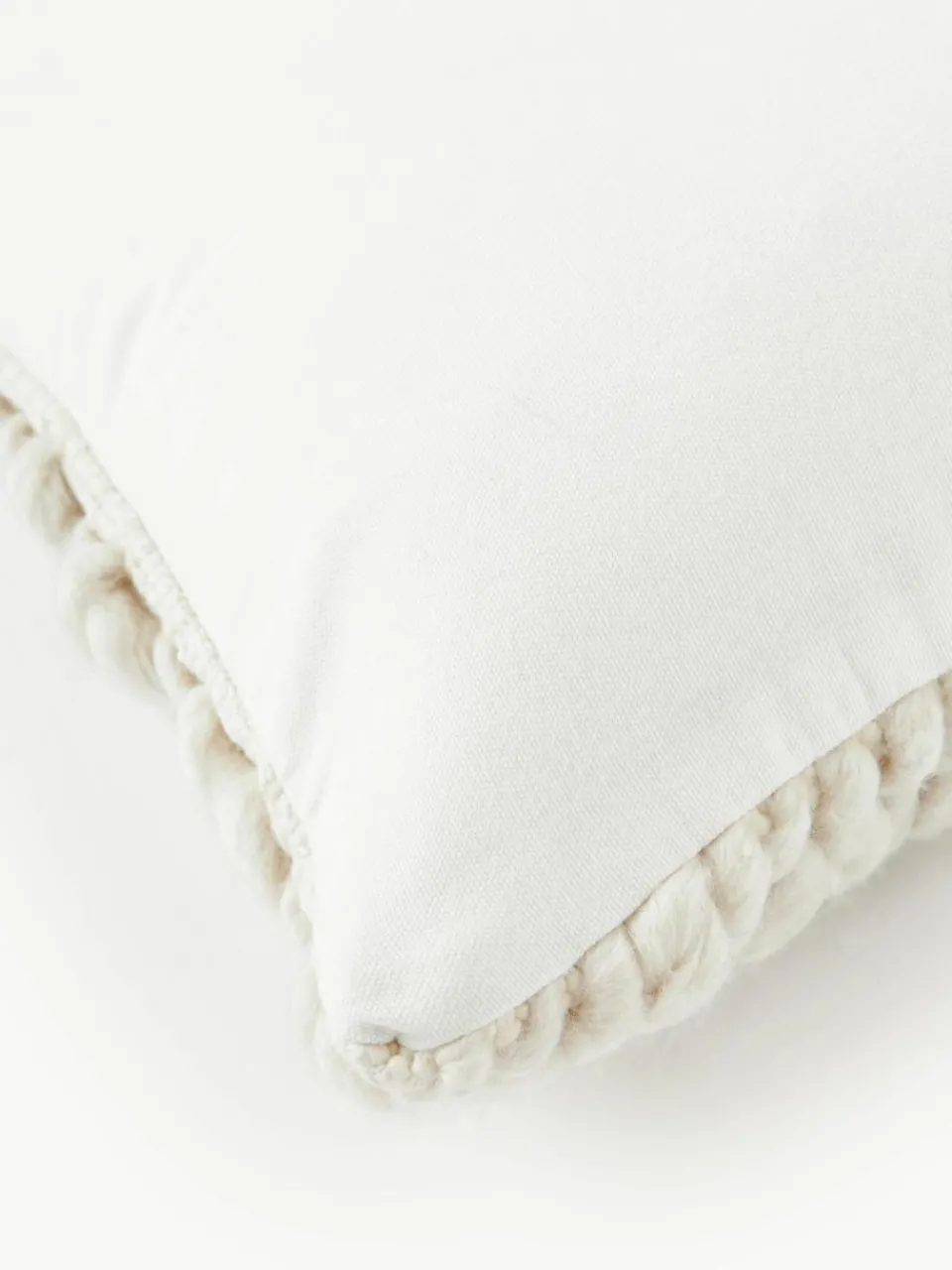 Handgemaakte grofgebreide kussenhoes Belen^Westwing Collection Outlet