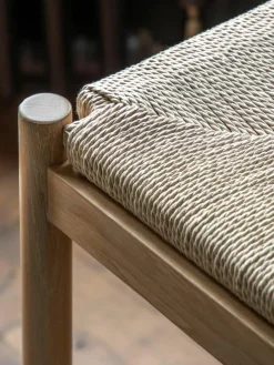 Handgemaakte hocker Eton van eikenhout^Westwing Best