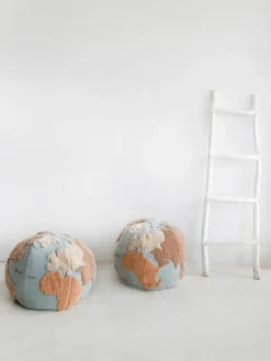 Handgemaakte kinderpoef World Map^Lorena Canals Hot