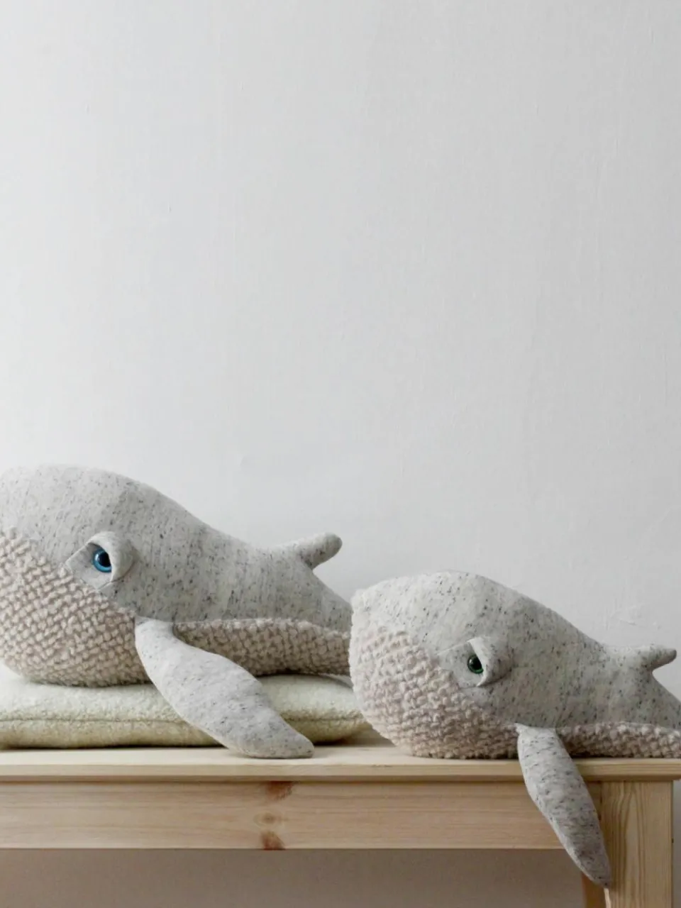 Handgemaakte knuffelkussen Whale^BigStuffed Outlet