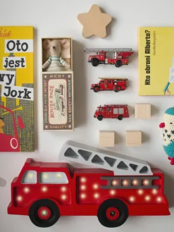 Handgemaakte LED-kinderlamp Fire Truck met timerfunctie en afstandsbediening, dimbaar^Little Lights Sale