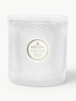 Handgemaakte 3-lonts geurkaars Maison Blanc (eucalyptus, kardemom, saliekleurig & hinoki-schors)^Voluspa Online