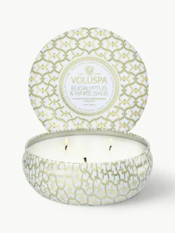 Handgemaakte 3-lonts geurkaars Maison Blanc (eucalyptus, kardemom, saliekleurig & hinoki-schors)^Voluspa Outlet