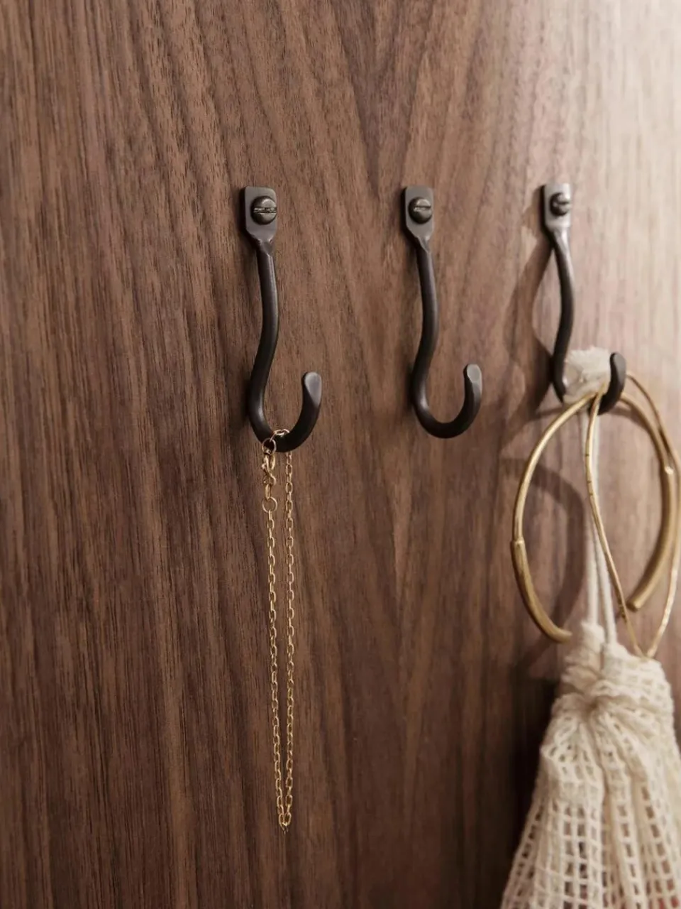Handgemaakte messing wandhaken Curvature, 3 stuks^ferm LIVING Clearance