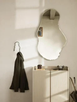 Handgemaakte messing wandhaak Curvature^ferm LIVING Online