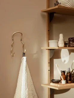 Handgemaakte messing wandhaak Curvature^ferm LIVING Outlet