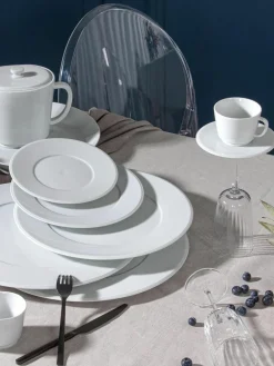 Handgemaakte porseleinen espressokopjes Vitruv met schoteltjes, 2 stuks^Meissen Best