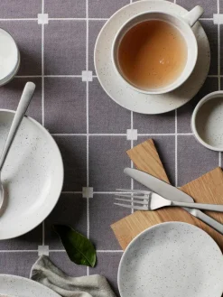 Handgemaakte theekopje Nordic Vanilla met schoteltje^Broste Copenhagen Outlet