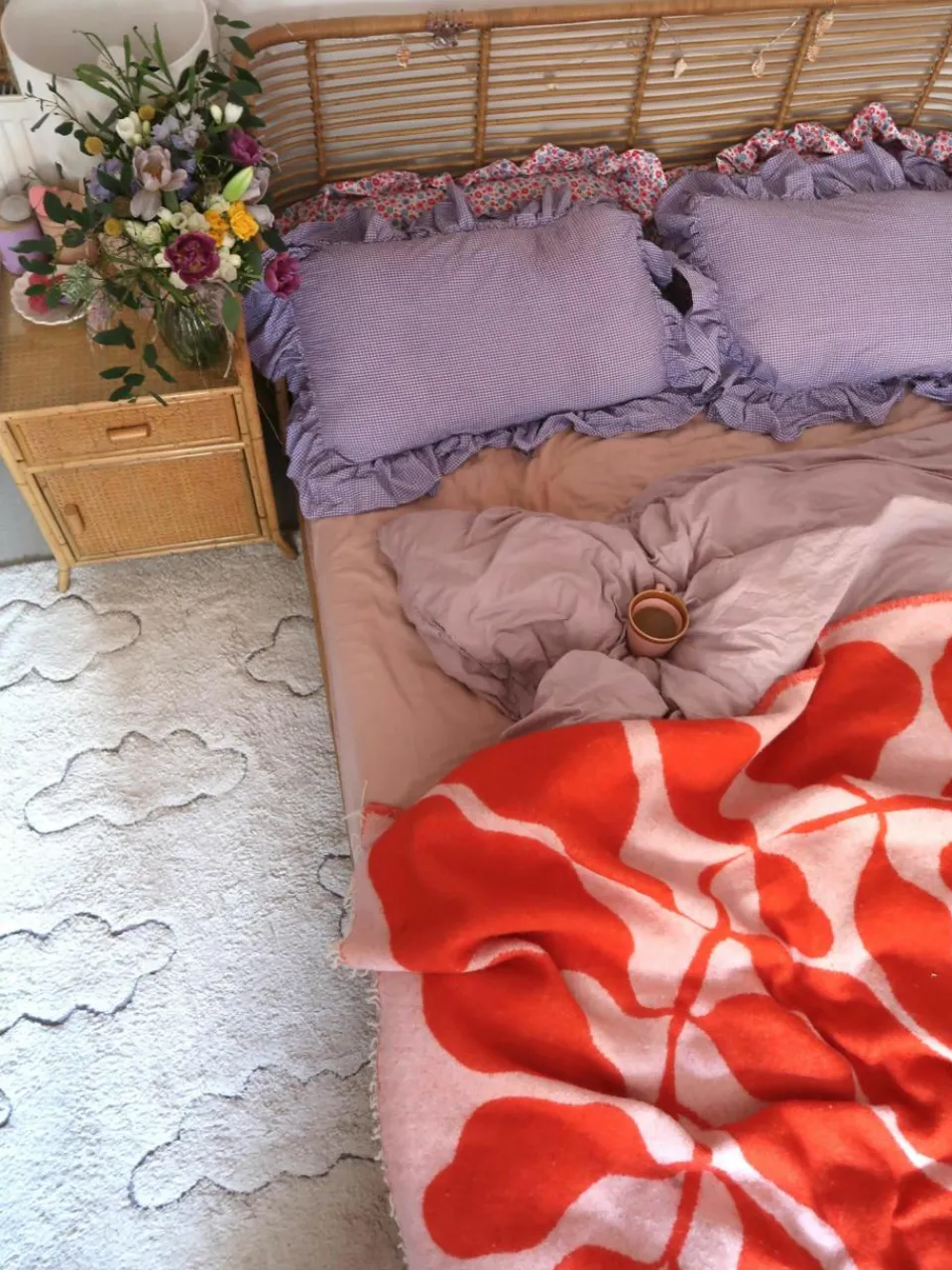 Handgeweven kindervloerkleed Clouds met hoog-laag effect, wasbaar^Lorena Canals Hot