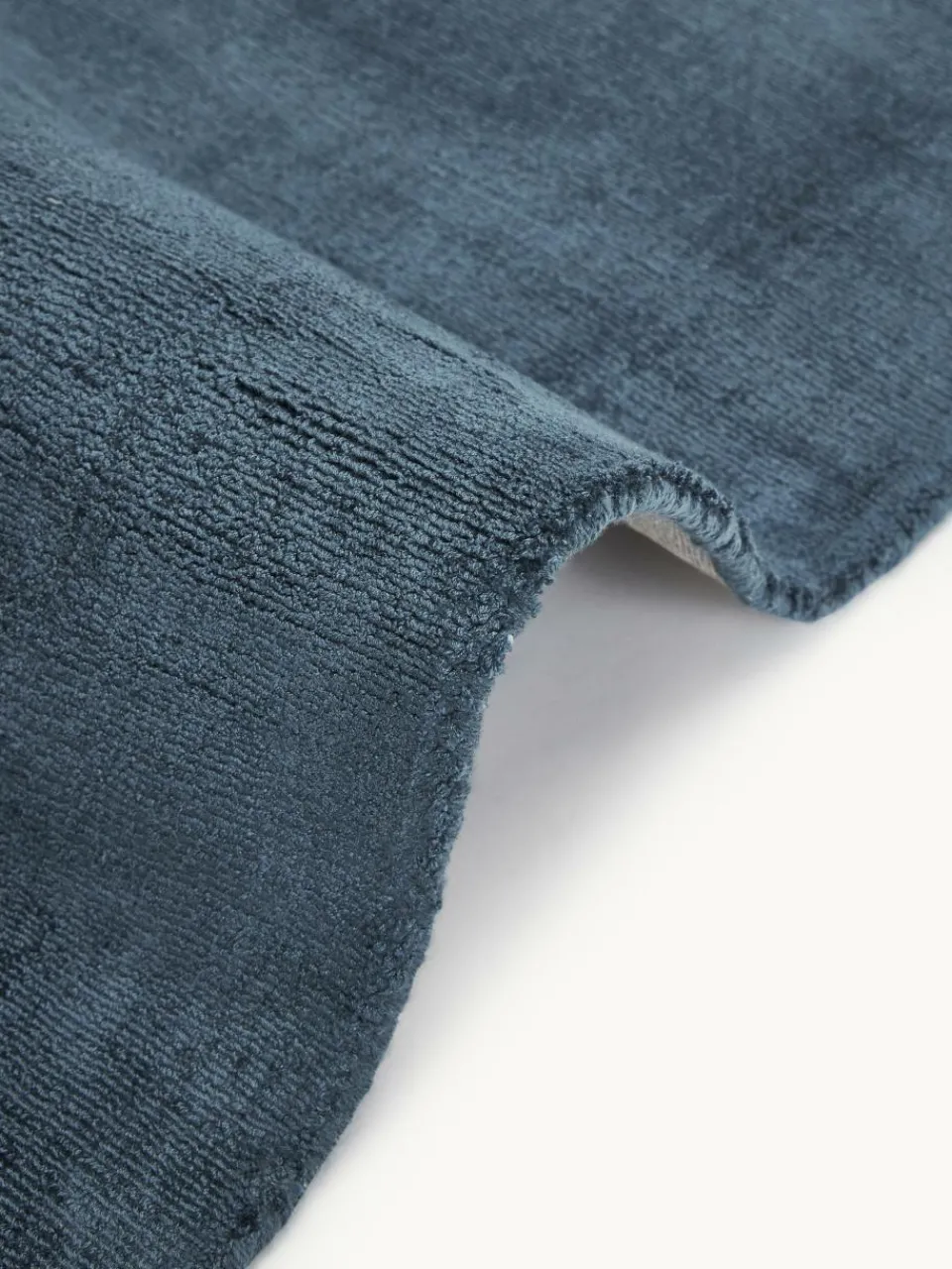 Handgeweven viscose vloerkleed Jane^Westwing Collection New