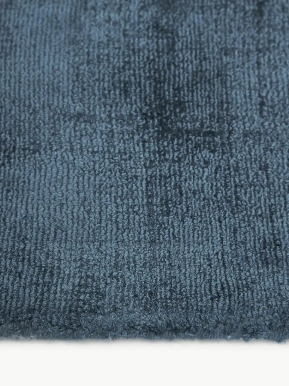Handgeweven viscose vloerkleed Jane^Westwing Collection New