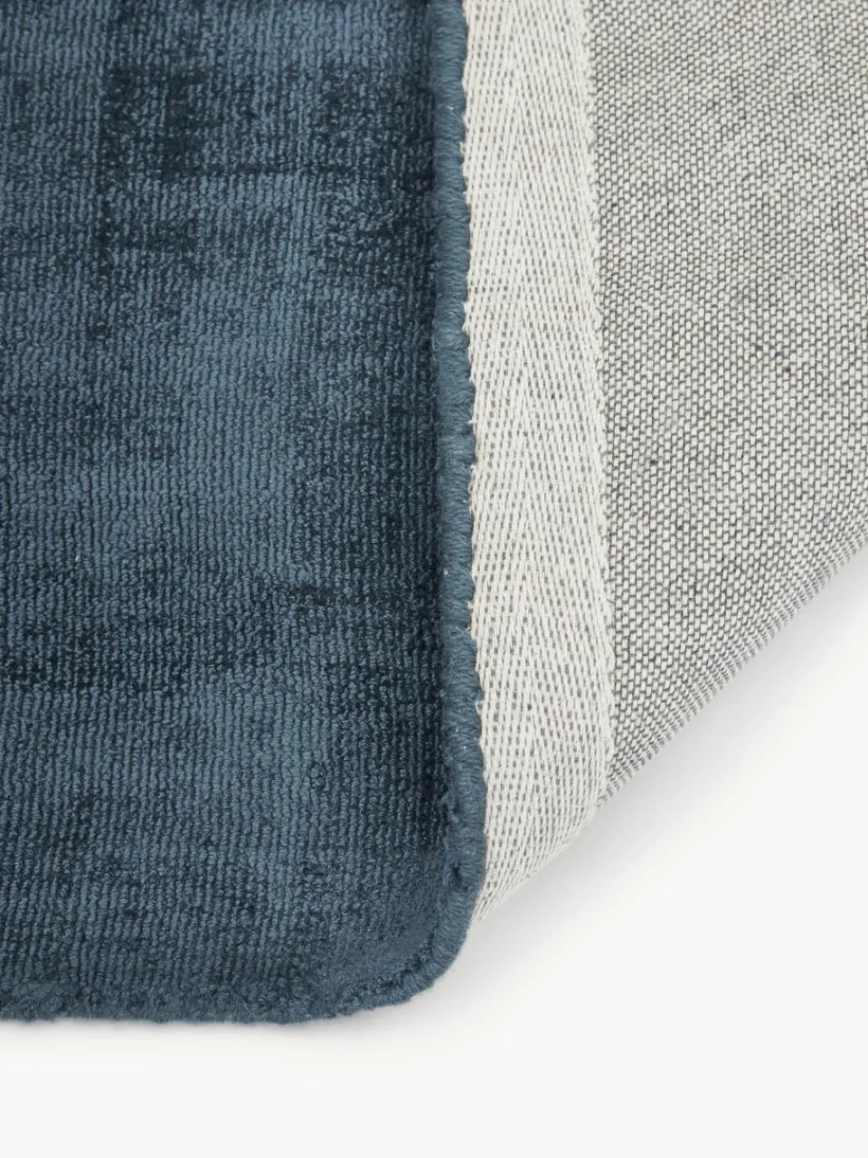 Handgeweven viscose vloerkleed Jane^Westwing Collection New