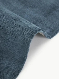 Handgeweven viscose vloerkleed Jane^Westwing Collection New