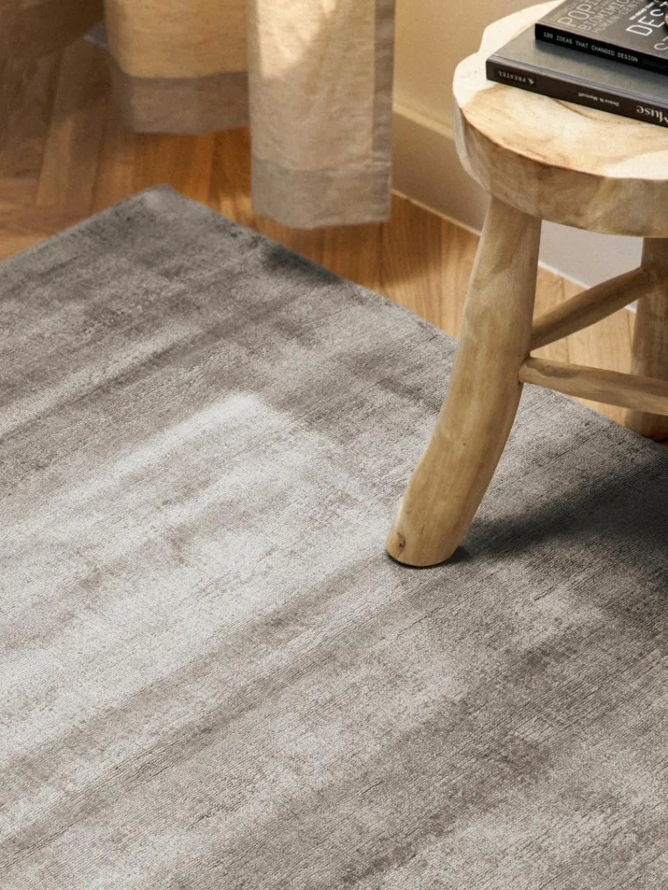 Handgeweven viscose vloerkleed Jane^Westwing Collection Best