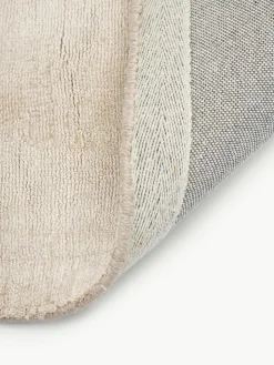 Handgeweven viscose vloerkleed Jane^Westwing Collection Sale