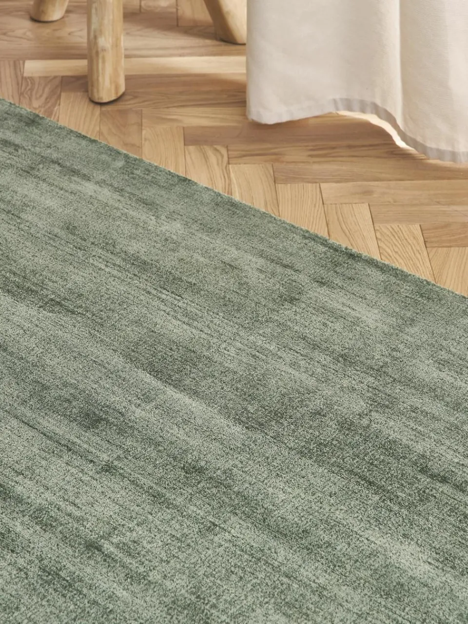 Handgeweven viscose vloerkleed Jane^Westwing Collection Hot