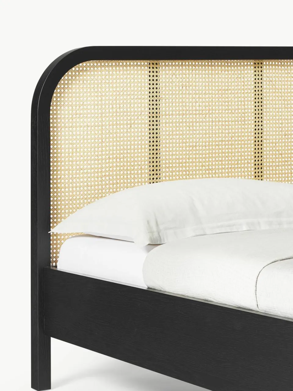 Houten bed Jones met hoofdeinde van Weens vlechtwerk^Westwing Collection Best