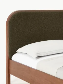 Houten bed Jones met hoofdeinde van bouclé^Westwing Collection Sale