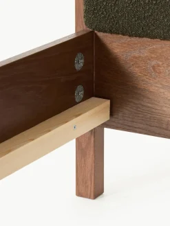 Houten bed Jones met hoofdeinde van bouclé^Westwing Collection Sale