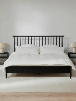 Houten bed Windsor met hoofdeinde van grenenhout^Westwing Collection Discount