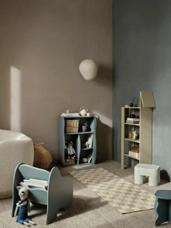 Houten kinderloungestoel Slope met boekenplank^ferm LIVING Kids Best