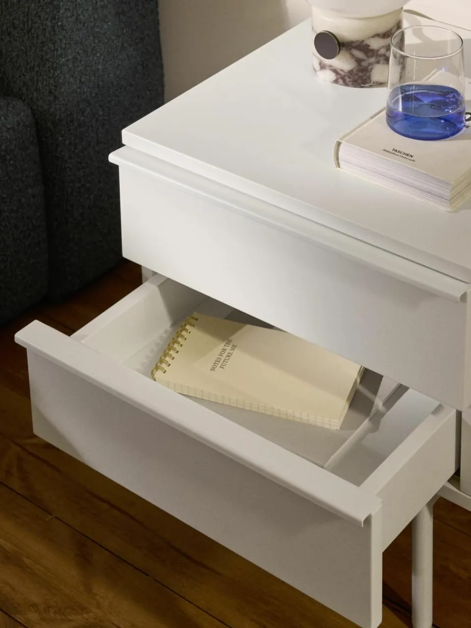 Houten nachtkastje Elona^Westwing Collection New