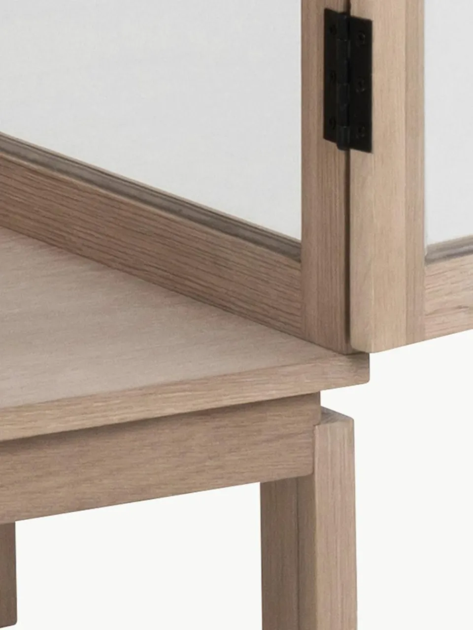 Houten vitrinekast Linley met glazen deuren^Westwing Hot