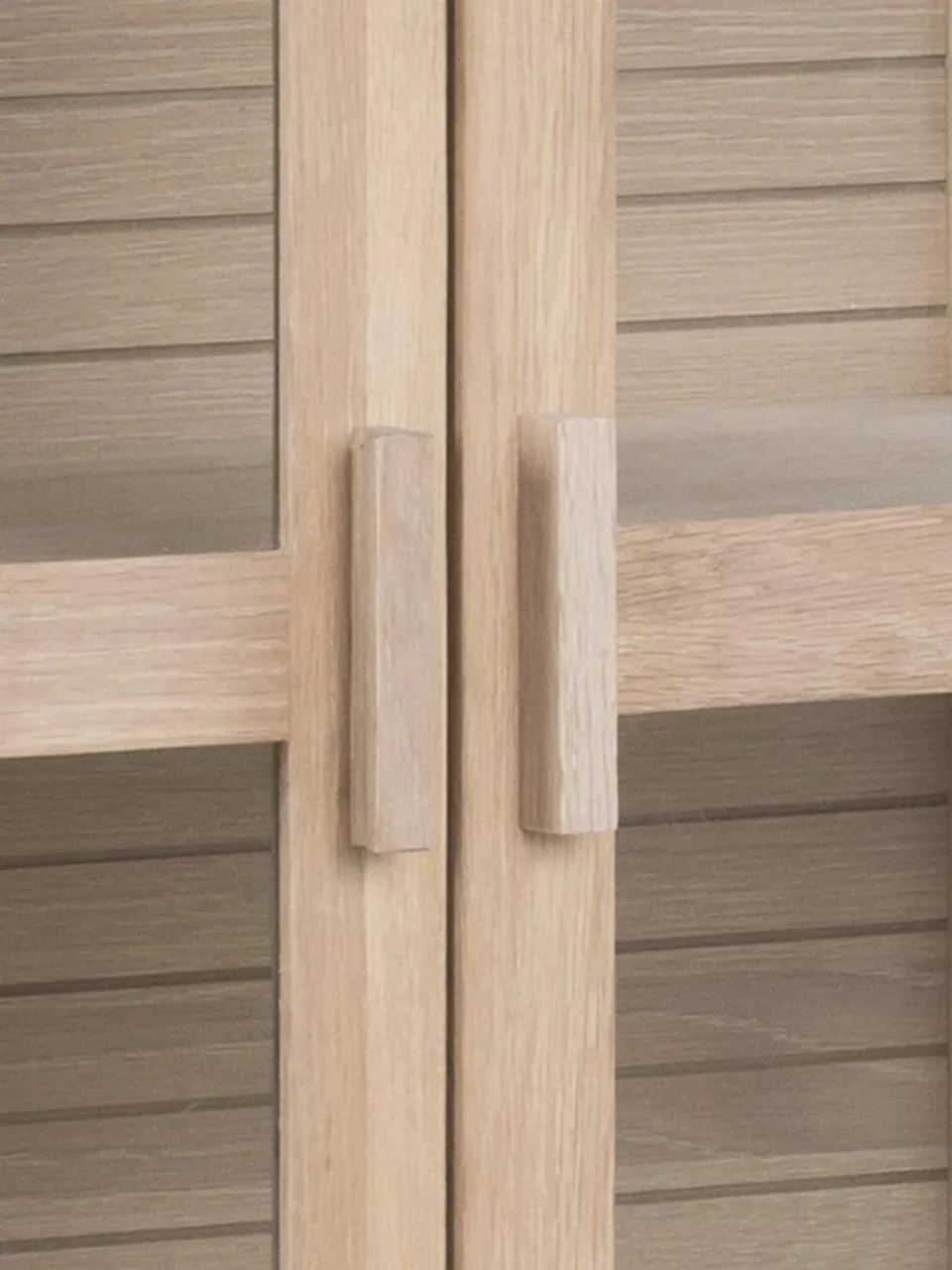 Houten vitrinekast Linley met glazen deuren^Westwing Hot