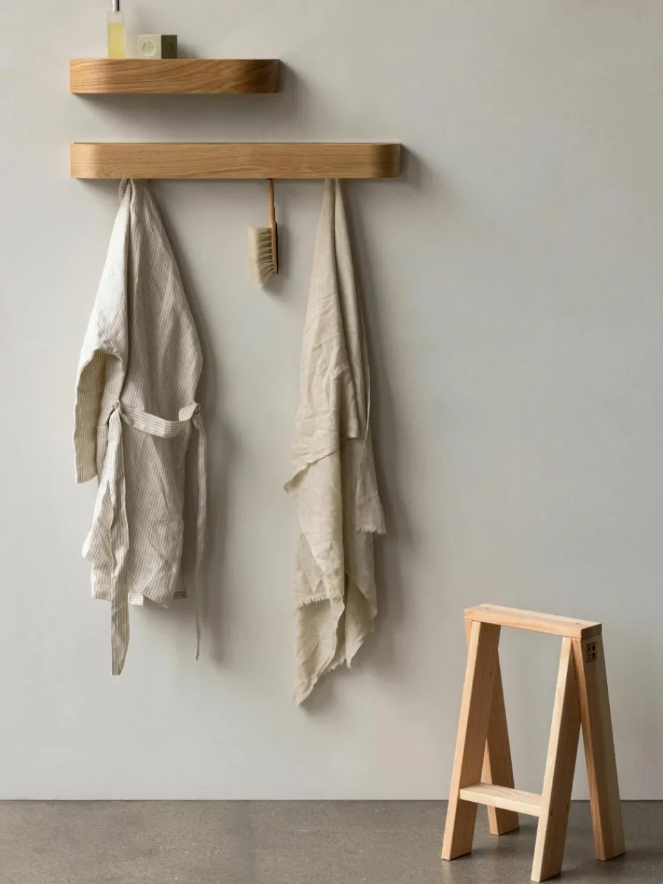 Houten wandrek Epoch^Audo Copenhagen Sale
