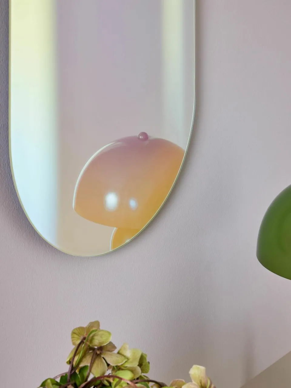 Iriserende design wandspiegel Ruby^Westwing Collection Online