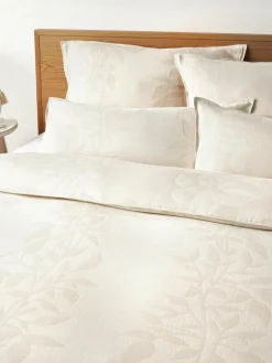 Jacquard mousseline dekbedovertrek Jasmina met bloemenpatroon in beige^Westwing Collection Clearance