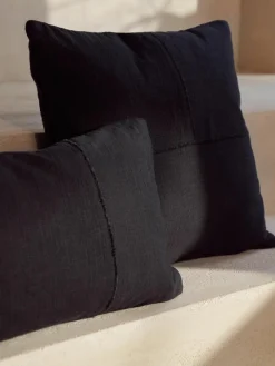 Katoenen kussenhoes Terre met decoratieve naad^Westwing Collection Sale