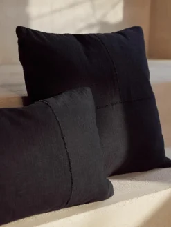 Katoenen kussenhoes Terre met decoratieve naad^Westwing Collection Fashion