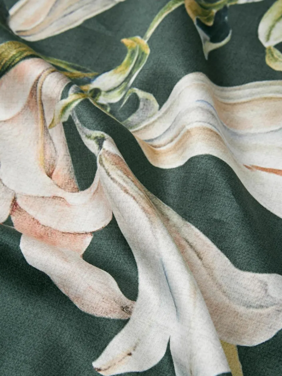 Katoensatijnen dekbedovertrek Flori met bloemenprint^Westwing Collection Sale