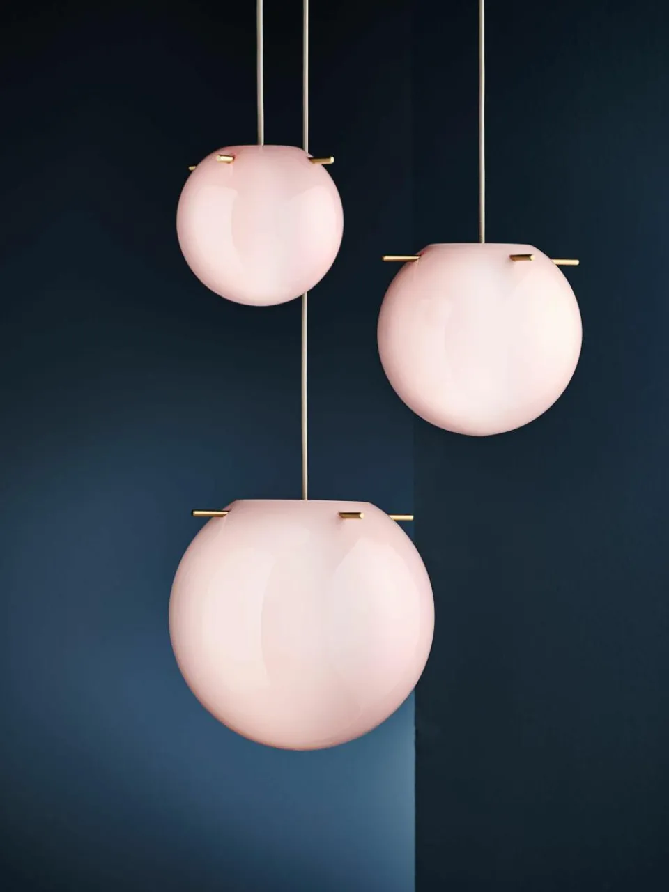Kleine bolvormige hanglamp Koi, in verschillende formaten^Frandsen Outlet