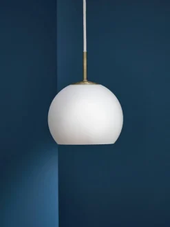 Kleine bolvormige hanglamp Ball, in verschillende formaten^Frandsen Hot