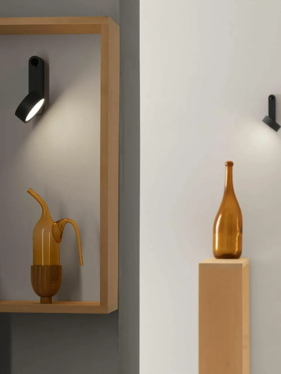 Kleine LED wandlamp Toggle met verstelbare lampenkap^Westwing Hot
