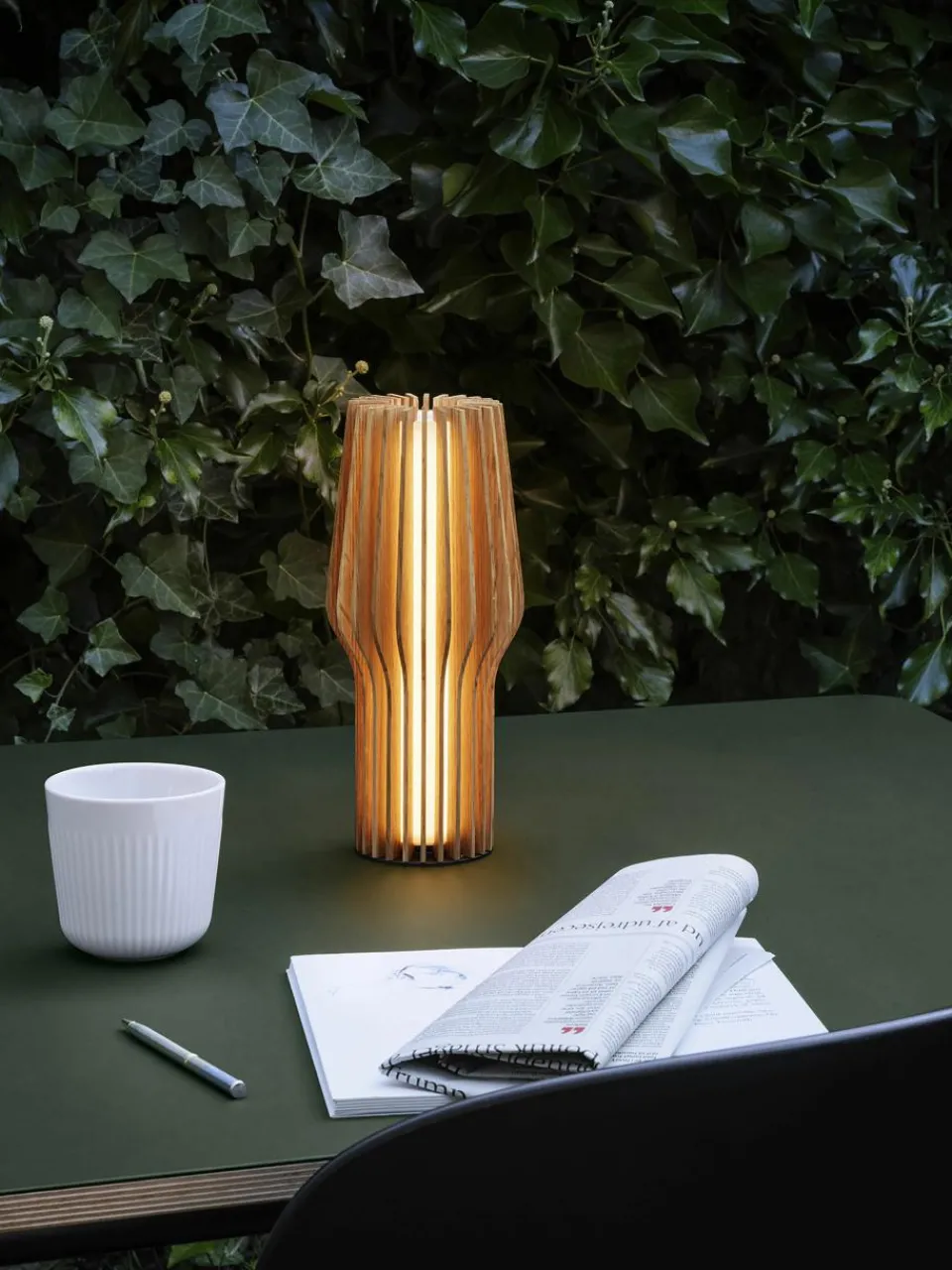 Kleine mobiele LED tafellamp Radiant, dimbaar^Eva Solo Best