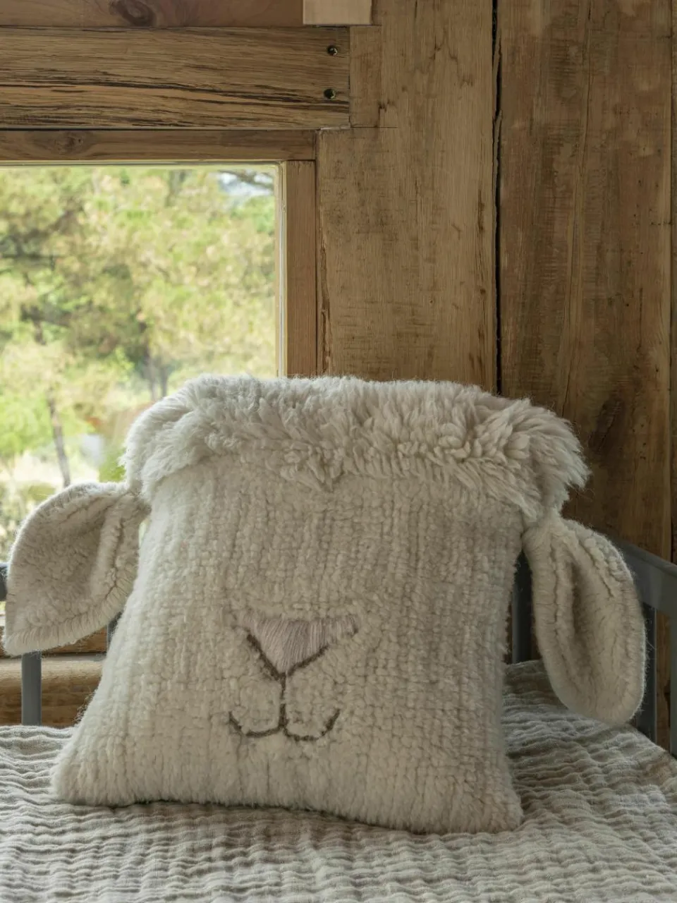 Knuffelkussen Sheep van wol^Lorena Canals Discount