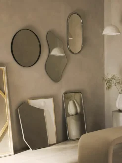 Lijstloze wandspiegel Lia in organische vorm^Westwing Collection Sale