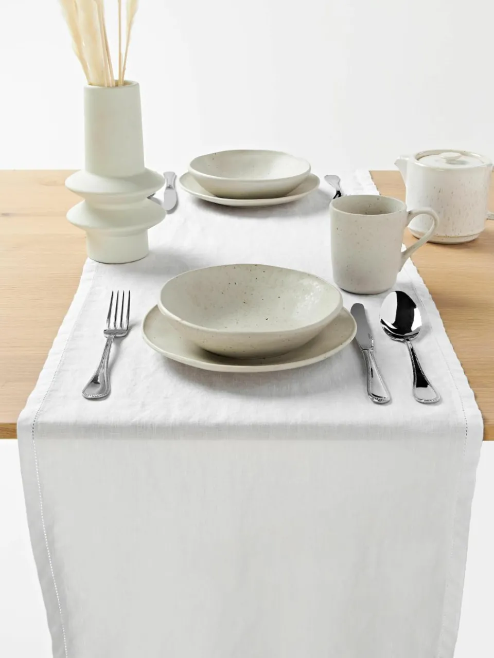 Linnen tafelloper Larissa met open zoom^Westwing Collection Hot