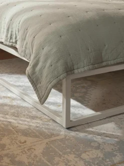 Metalen bed Neptun^Westwing Collection Clearance