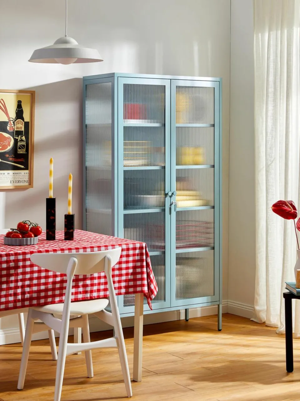 Metalen vitrinekast The Collector met geribbeld glas^Mustard Made Sale