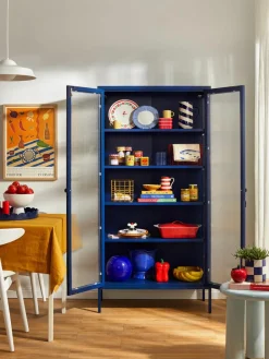 Metalen vitrinekast The Collector met geribbeld glas^Mustard Made Hot