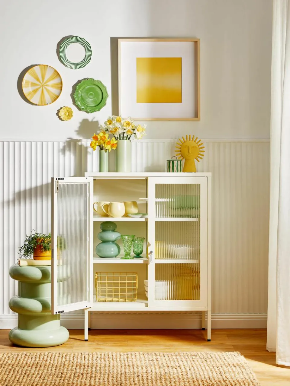 Metalen vitrinekast The Mixer met geribbeld glas^Mustard Made Sale