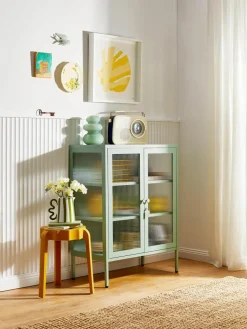 Metalen vitrinekast The Mixer met geribbeld glas^Mustard Made Best