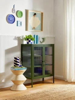 Metalen vitrinekast The Mixer met geribbeld glas^Mustard Made Clearance