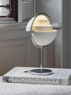 Mobiele dimbare tafellamp Multi-Lite, verstelbaar^GUBI Fashion