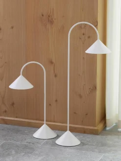 Mobiele outdoor LED tafellamp Grasp, dimbaar^Frandsen New